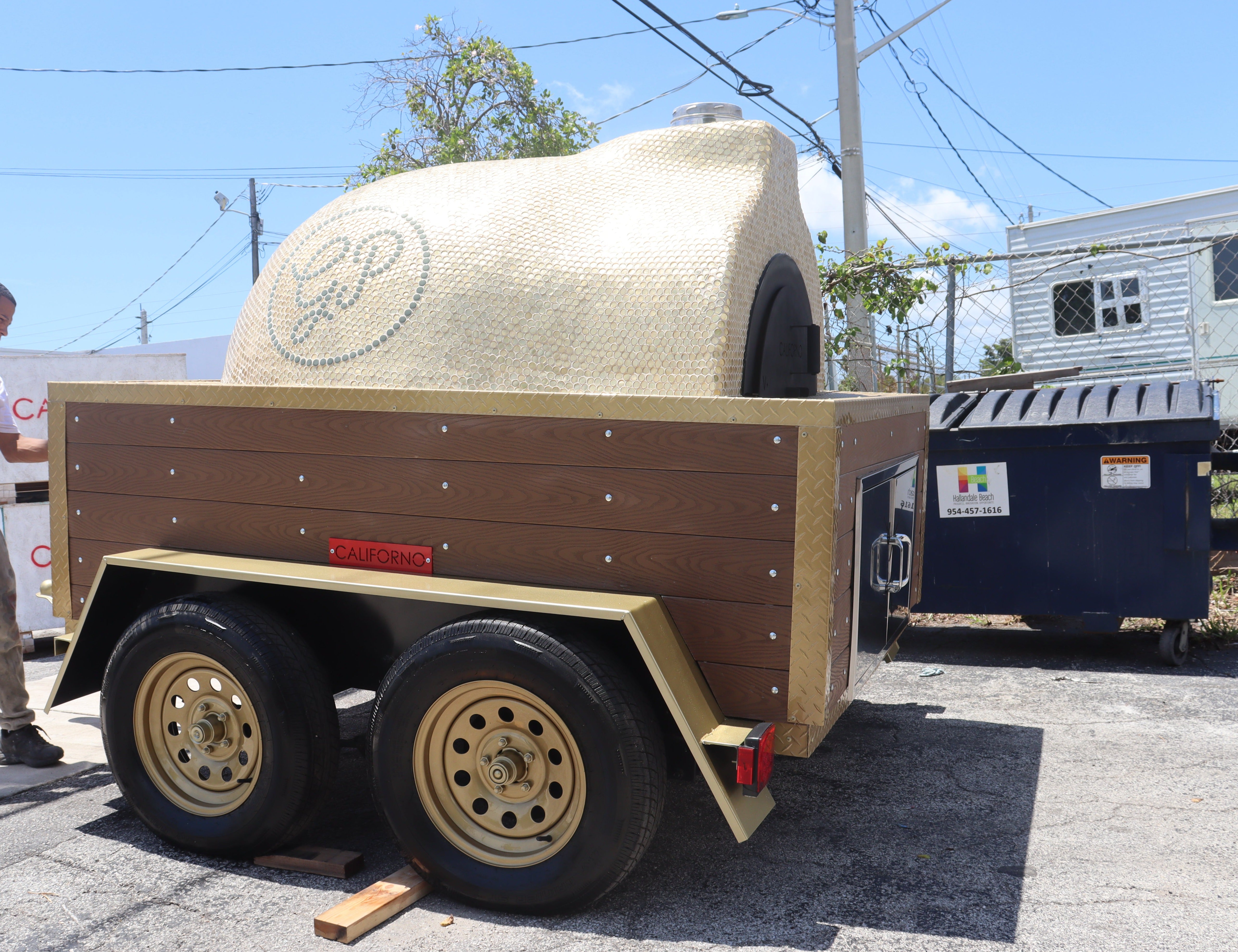 THE GOLDEN CARRELLO PIZZA OVEN TRAILER